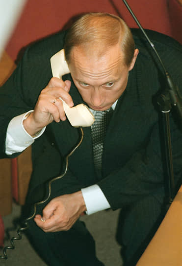Владимир Путин, президент России. В КГБ попал после окончания университета в 1975 году. В 1985-1990 годах работал в ГДР. С 5 июля 1998 по 9 августа 1999 года занимал пост директора ФСБ