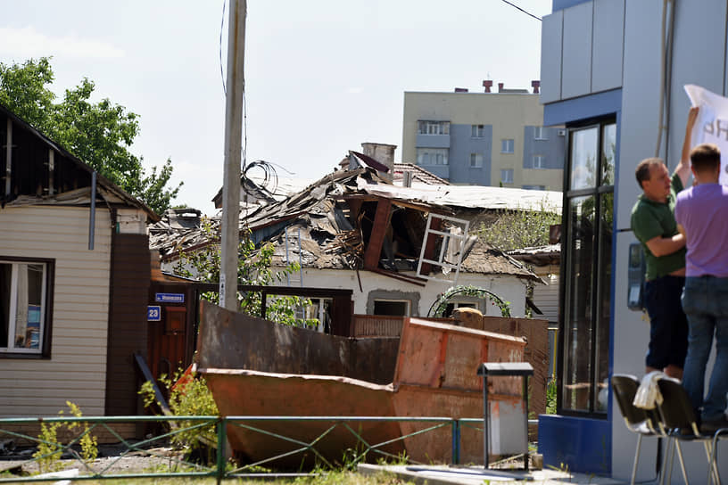 Разрушенный дом в районе улицы Маяковского