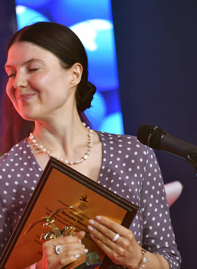 Также лауреатом в номинации «Главный редактор/новые медиа» стала шеф-редактор kp.ru Олеся Носова