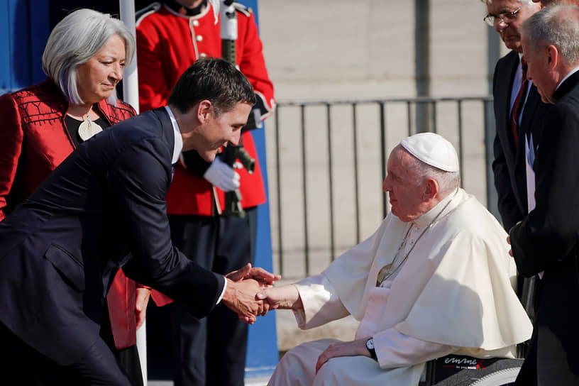 В Квебеке понтифик встретился с премьер-министром Канады Джастином Трюдо и генерал-губернатором Мэри Саймон