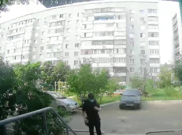 На записи с камер видеонаблюдения не видно лица предполагаемого убийцы