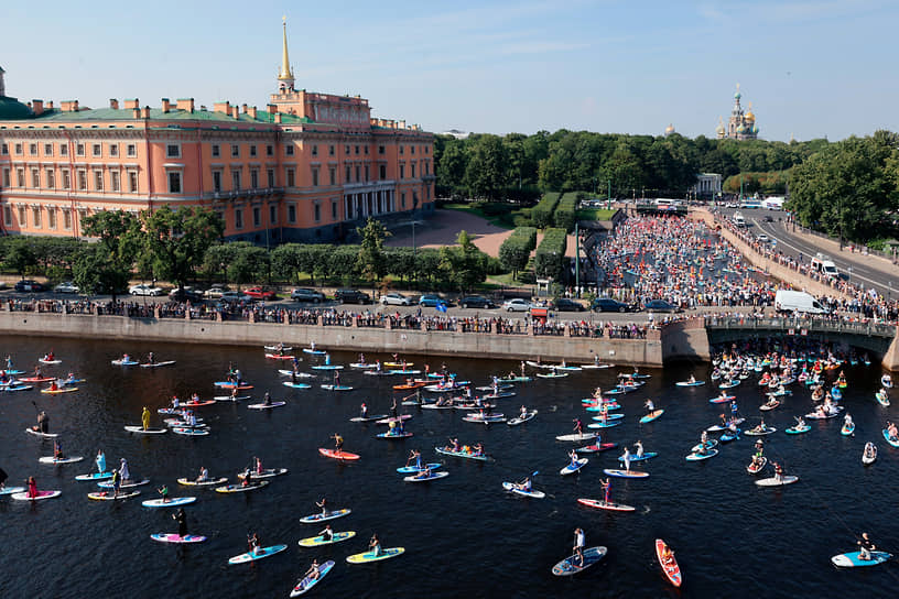 23.08 2024 санкт петербург. Санкт-Петербург в августе. Фонтанка sup. Питер в августе. Возможности Питера.