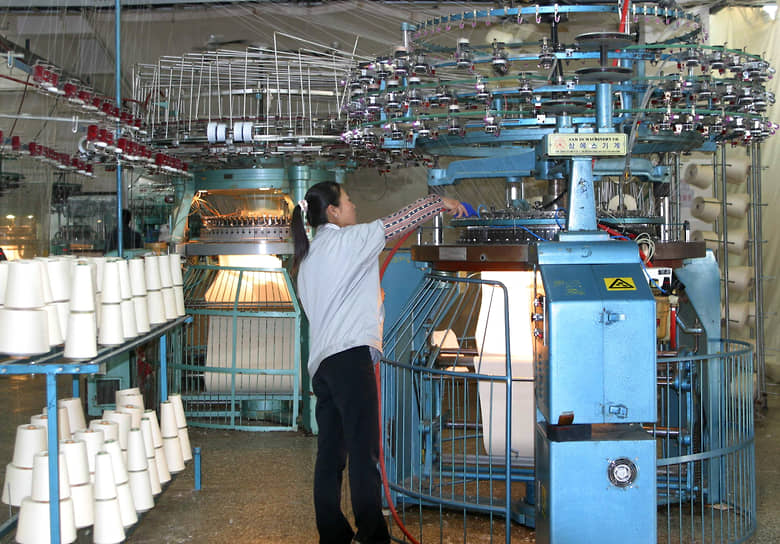 Яньтай, провинция Шаньдун. Местная текстильная фабрика