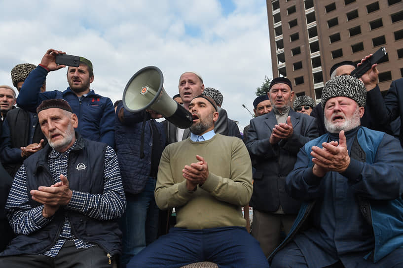Митинг на проспекте Идриса Зязикова