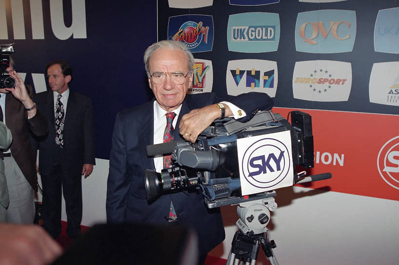 Руперт Мердок рекламирует телекомпанию Sky Television, Лондон