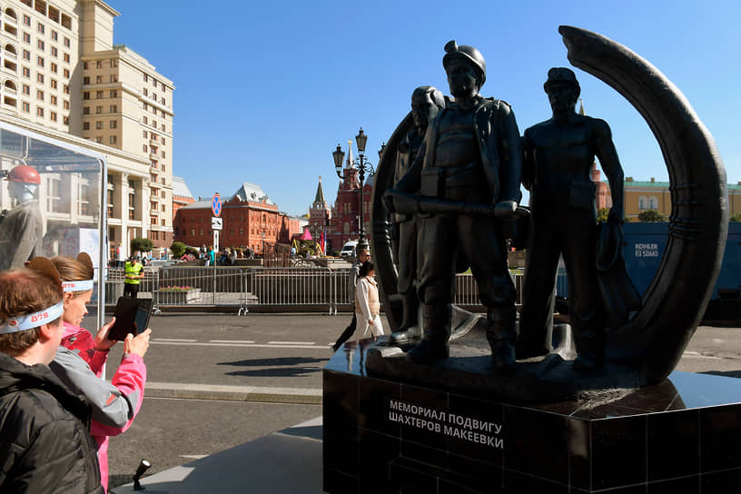 Главные мероприятия проходят на центральных улицах — Тверской и Моховой 