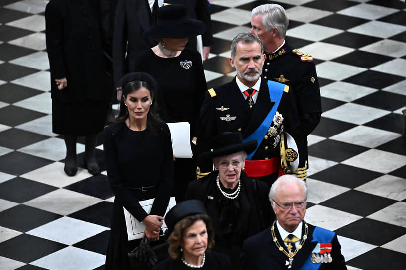 Слева направо сверху вниз: королева Бельгии Матильда, rороль Бельгии Филипп, королева Испании Летиция, король Испании Фелипе VI, королева Дании Маргрете II, королева Швеции Сильвия, король Швеции Карл Густав XVI
