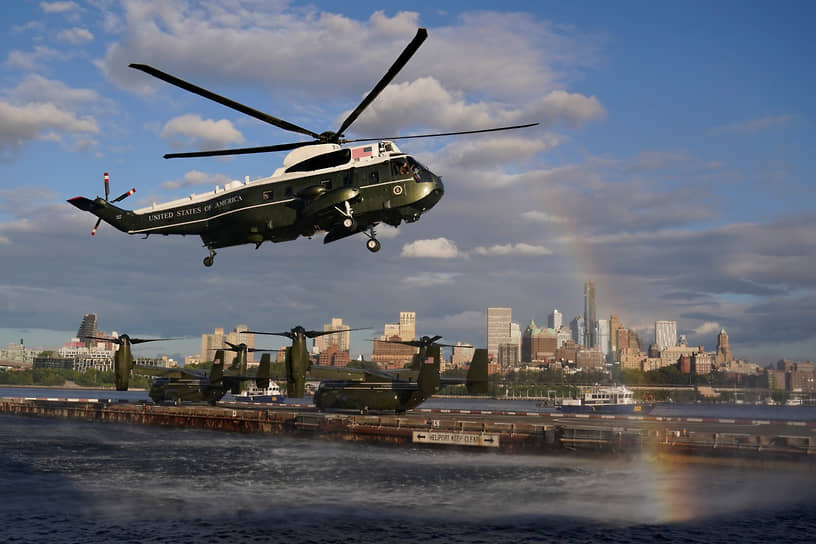 Нью-Йорк, США. Вертолет с американским президентом Джо Байденом совершает посадку на Уолл-стрит