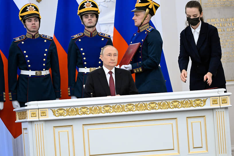 Владимир Путин во время церемонии