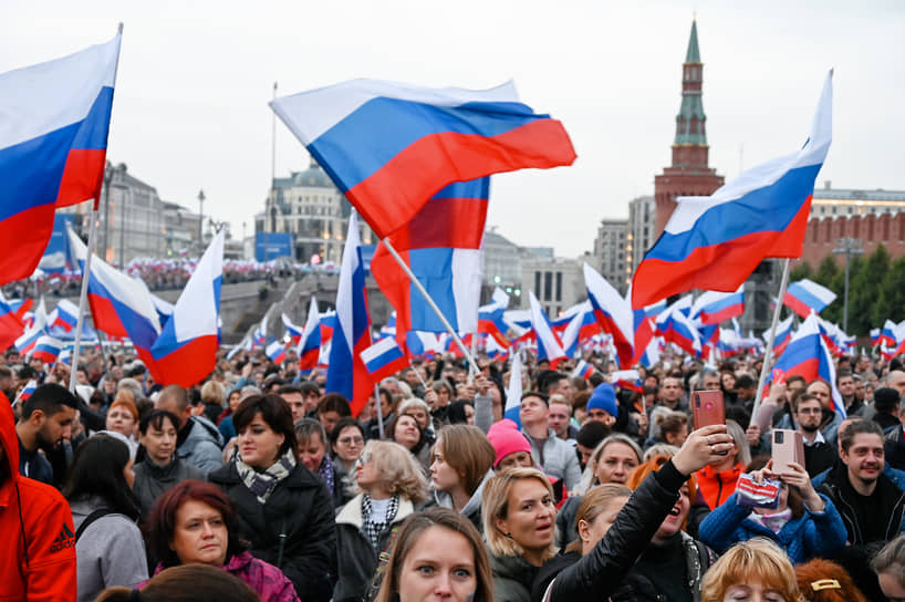 По данным МВД, концерт «Выбор людей. Вместе навсегда» на Красной площади посетили 180 тыс. человек 
