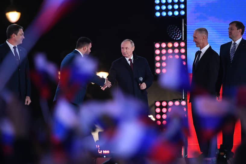 Владимир Путин с главами присоединенных регионов