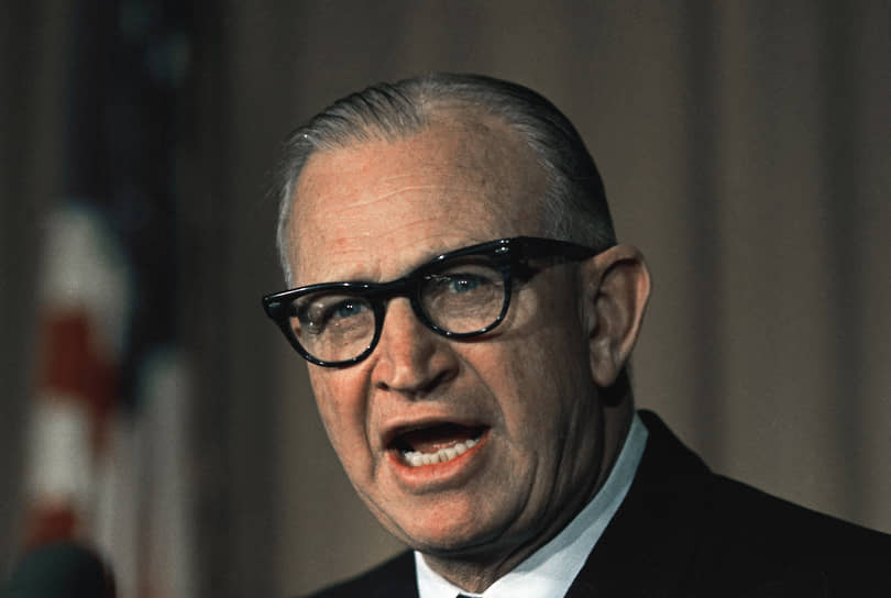 Дж. Уиллард Мариотт, председатель учредительного комитета, 1969 года