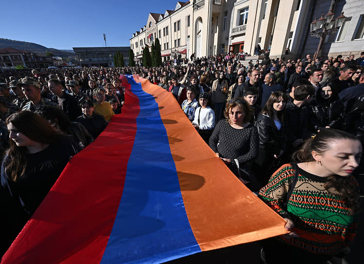 В Степанакерте прошел митинг против включения Арцаха (Нагорного Карабаха) в состав Азербайджана