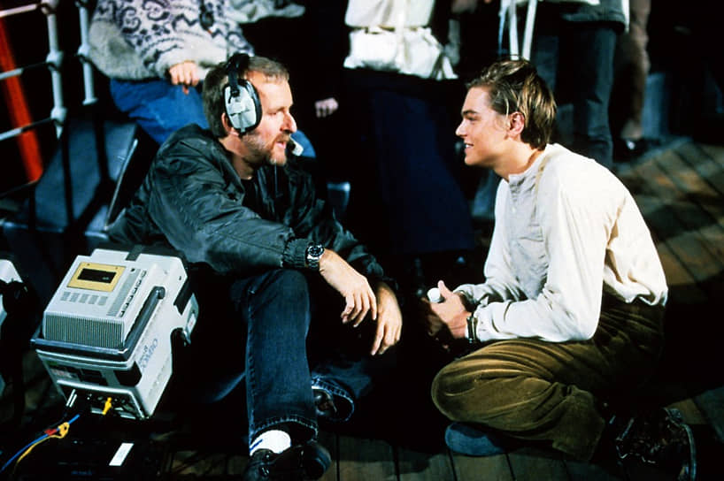 Во время работы над сценарием Джеймс Кэмерон настаивал, чтобы главные герои Джек и Роза были вымышленными персонажами. Лишь после того, как работа над сценарием была завершена, Джеймс узнал, что на борту «Титаника» был пассажир Дж. Доусон