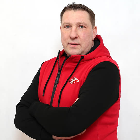 Теперь уже бывший главный тренер ХК «Спартак» Борис Миронов