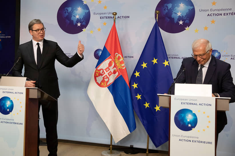Президент Сербии Александр Вучич (слева) и глава дипломатии Евросоюза Жозеп Боррель 