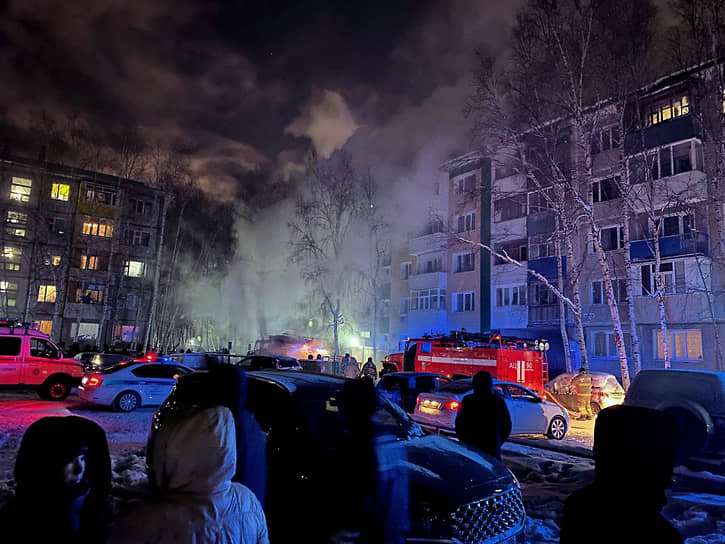 Последствия взрыва в жилом доме в Нижневартовске 