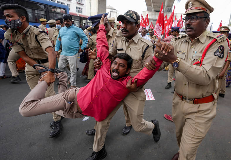 Хайдарабад, Индия. Задержание активистов Коммунистической партии Индии
