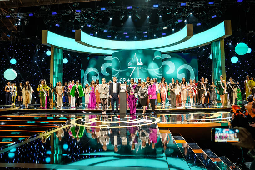 Участницы и ведущие 71-го конкурса красоты «Мисс Вселенная»