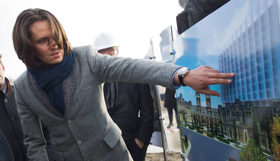 Рашид Таймасов на строительстве первого интегрированного курорта игорной зоны «Янтарная». 2015 год