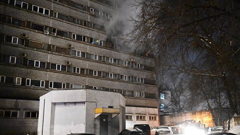 Дело о пожаре в общежитии приняло убийственный характер // Из-за гибели семи человек ищут постояльца-поджигателя