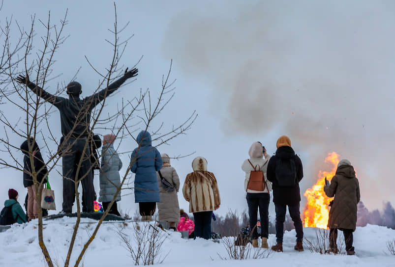 Сожжение чучела Масленицы в парке-музее «Этномир»