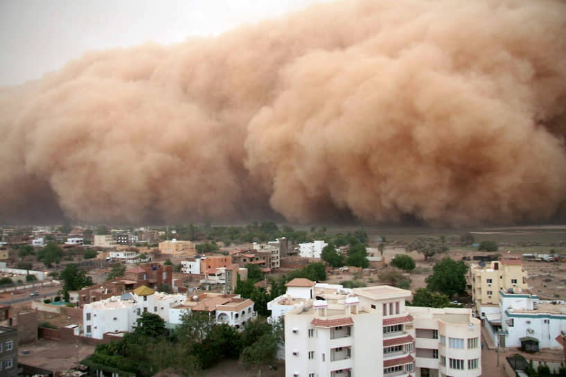 Песчаную бурю в Судане называют «хабуб»