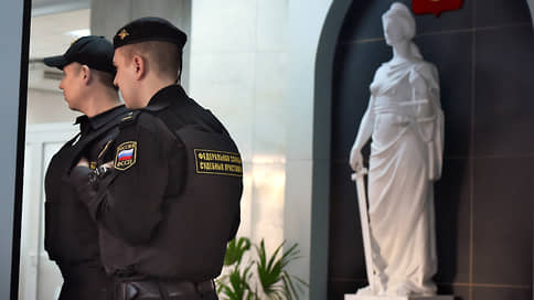 Шпион не тонет // Осудили жителя Санкт-Петербурга, пытавшегося доплыть до Украины