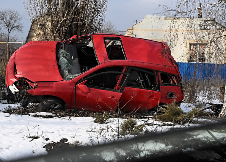 Перевернутый автомобиль в Волновахе