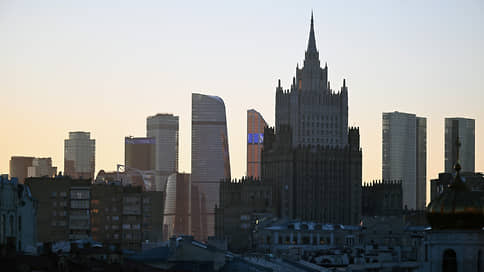 Решают на четверых // Анкара и Дамаск ищут пути к диалогу под присмотром Москвы и Тегерана