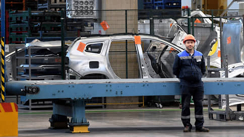 АвтоВАЗ показал новую Lada // Машина аналогична модели китайского FAW