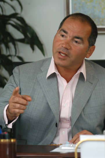 Бывший президент и совладелец компании «Нортгаз» Фархад Ахмедов — $0,6 млрд ($1,1 млрд) 