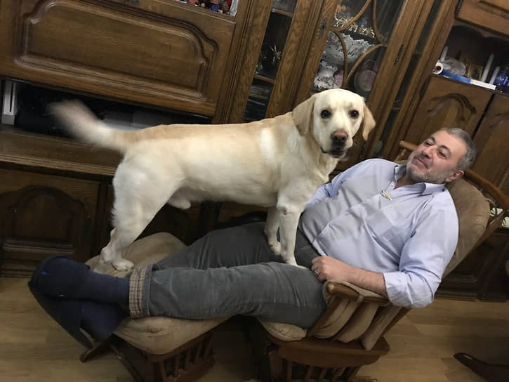 Михаил Хачатурян со своей собакой Томи (2018 год)
