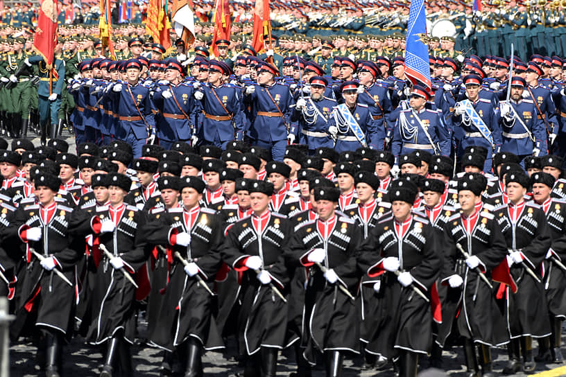 Казаки Кубанского казачьего войска на параде в Москве