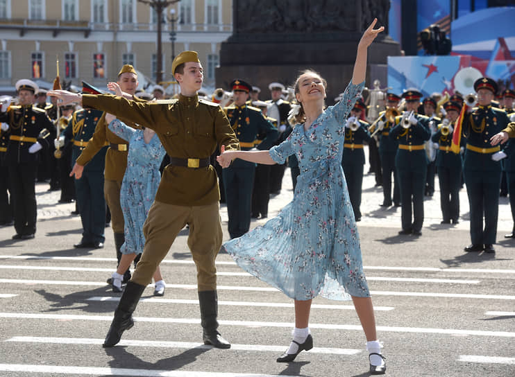 Представление на параде Победы в Санкт-Петербурге
