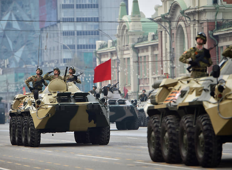 Военная техника в Новосибирске на параде