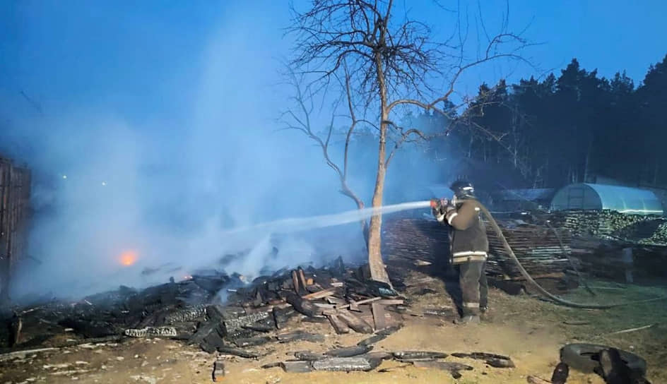 Тушение лесного пожара в Курганской области