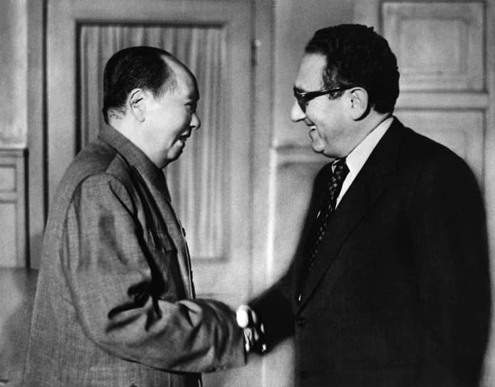 Встреча Председателя Китайской Народной Республики Мао Цзэдуна с госсекретарем США Генри Киссинджером. 12 ноября 1973 года