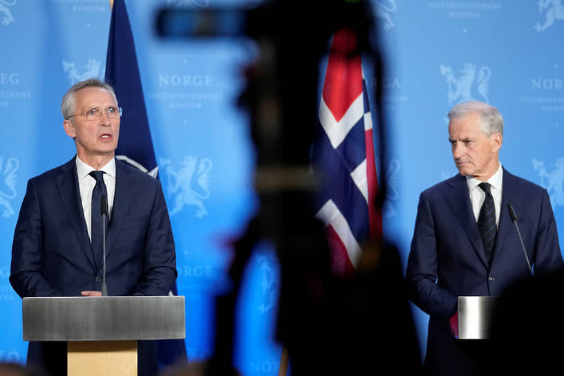 Генсек НАТО Йенс Столтенберг (слева) и премьер-министр Норвегии Йонас Гар Стёре