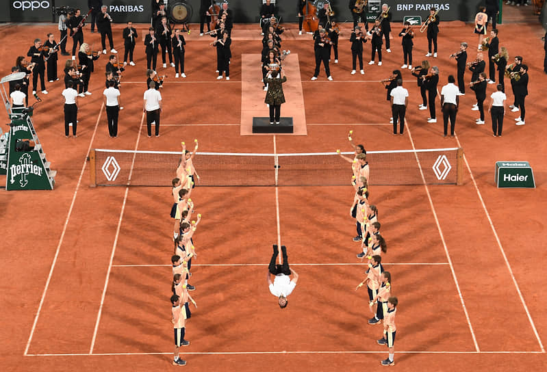 Церемония начала финального матча между сербским теннисистом Новаком Джоковичем и норвежским теннисистом Каспером Руудом