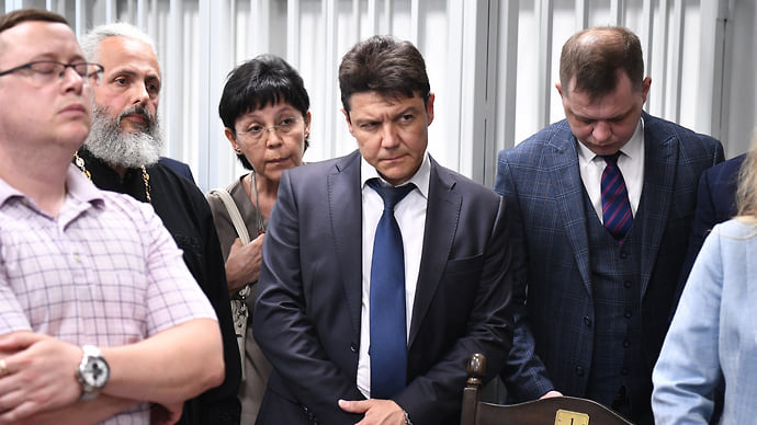 Пилот приземлился на шесть лет