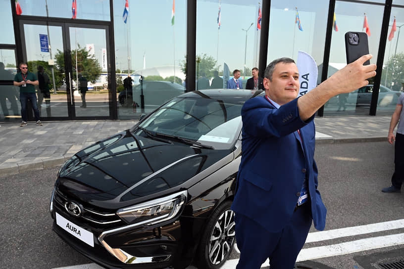 Александр Хинштейн