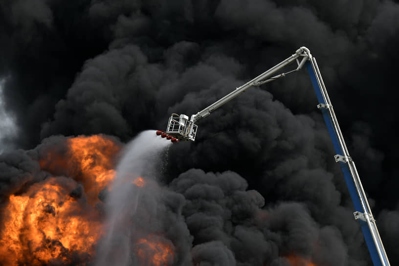 Пожар в Воронеже на нефтебазе