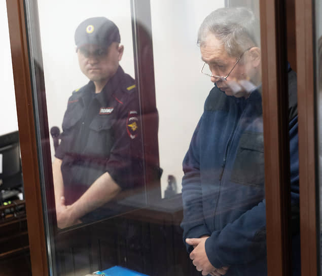 Бывший глава МЧС Кузбасса Александр Мамонтов в зале суда