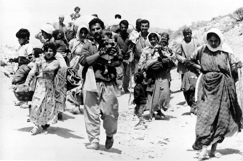 Но из-за отсутствия внешней поддержки сохранивший контроль над Багдадом Саддам Хусейн переломил ход революции и жестко ее подавил. В боях с правительственными силами погибли десятки тысяч мирных жителей, около 1,8 млн человек пришлось покинуть дома. После подавления восстания Саддам Хусейн расширил программу насильственного переселения шиитов и курдов