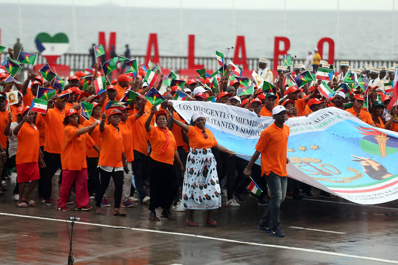 Парад в честь 50-летия независимости Экваториальной Гвинеи в Малабо 14 октября 2018 года