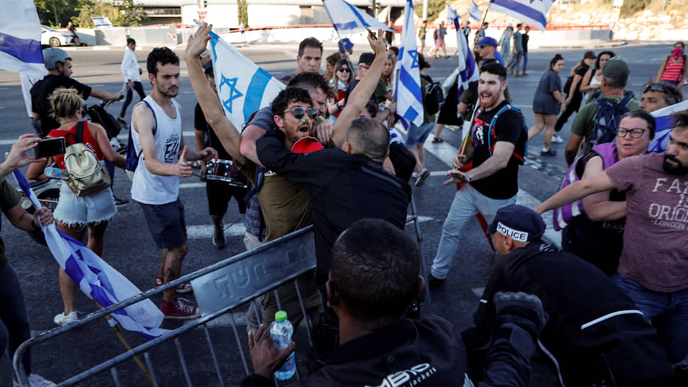 Как власти Израиля и оппозиция готовы до последнего биться за и против судебной реформы