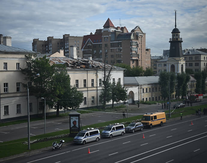 Департамент транспорта Москвы сообщил о перекрытии движения по Комсомольскому проспекту от дома 18 в сторону области