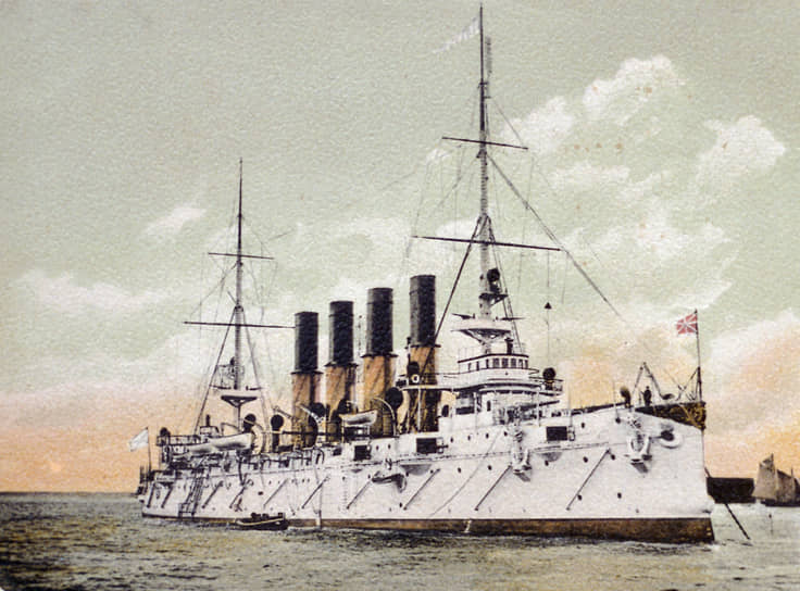 В ходе Русско-японской войны, 9 февраля 1904 года, крейсер «Варяг» и канонерская лодка «Кореец» вступили в бой с четырнадцатью японскими кораблями. Сражение шло около часа. За это время «Варяг» выпустил 1105 снарядов, потопил миноносец и серьезно повредил два крейсера. Сам «Варяг» получил пять подводных пробоин. Несмотря на серьезные повреждения, экипаж крейсера «Варяг» не сдался врагам и сам затопил корабль. После завершения войны японцы создали музей памяти героев «Варяга» в Сеуле. Также они подняли со дна сам крейсер и ввели его в состав императорского флота под именем «Соя». В память о прошлом японцы сохранили на корме надпись «Варяг» 