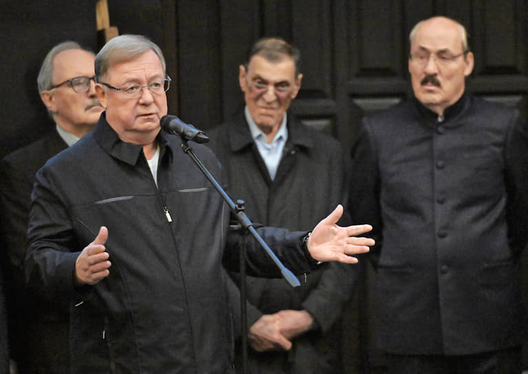 Председатель Ассоциации юристов России, бывший глава правительства РФ Сергей Степашин (второй слева) на церемонии